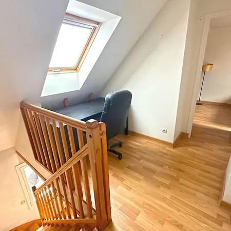 Semesterbostad Maison Spacieuse-3 Chambres-jardin-parking Prive